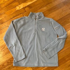 Woman’s UNC fleece 1/4 shirt. Size M
